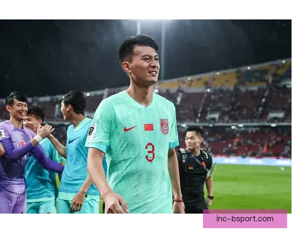 蒋圣龙世预赛关键助攻助力国足逆袭晋级精彩瞬间